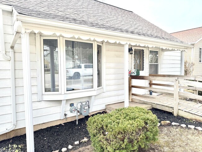 property at 4001 Winnemac Ave