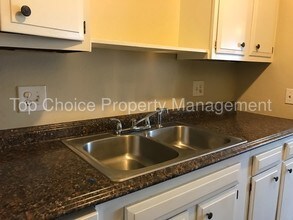 2404 N Reeves Ave-Unit -7 in Oklahoma City, OK - Building Photo - Building Photo