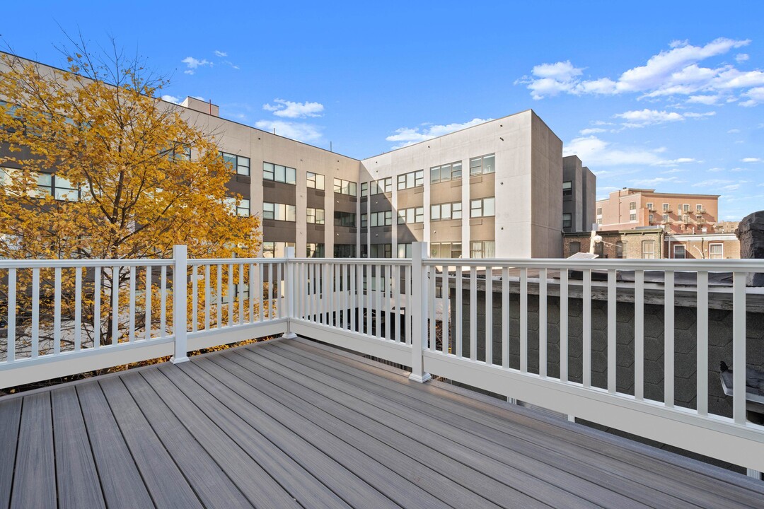 119 Storms Ave in Jersey City, NJ - Building Photo