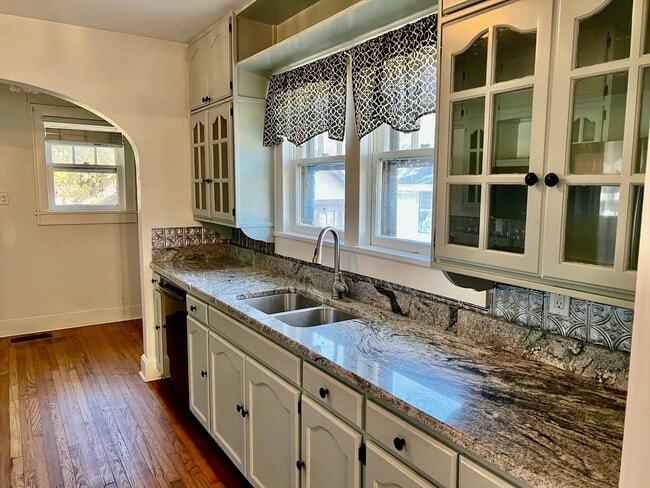 property at 1123 Flint St