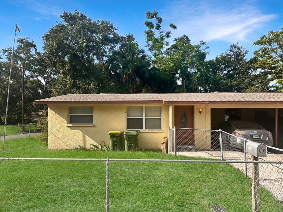 1612 22nd St in Sarasota, FL - Building Photo