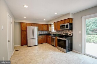 101 S Oak Cliff Ct in Mount Airy, MD - Building Photo - Building Photo