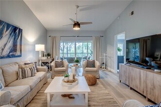 4161 Sawgrass Point Dr in Bonita Springs, FL - Building Photo - Building Photo