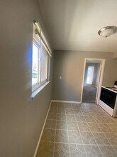 2443 Ferguson Road in Cincinnati, OH - Foto de edificio - Building Photo