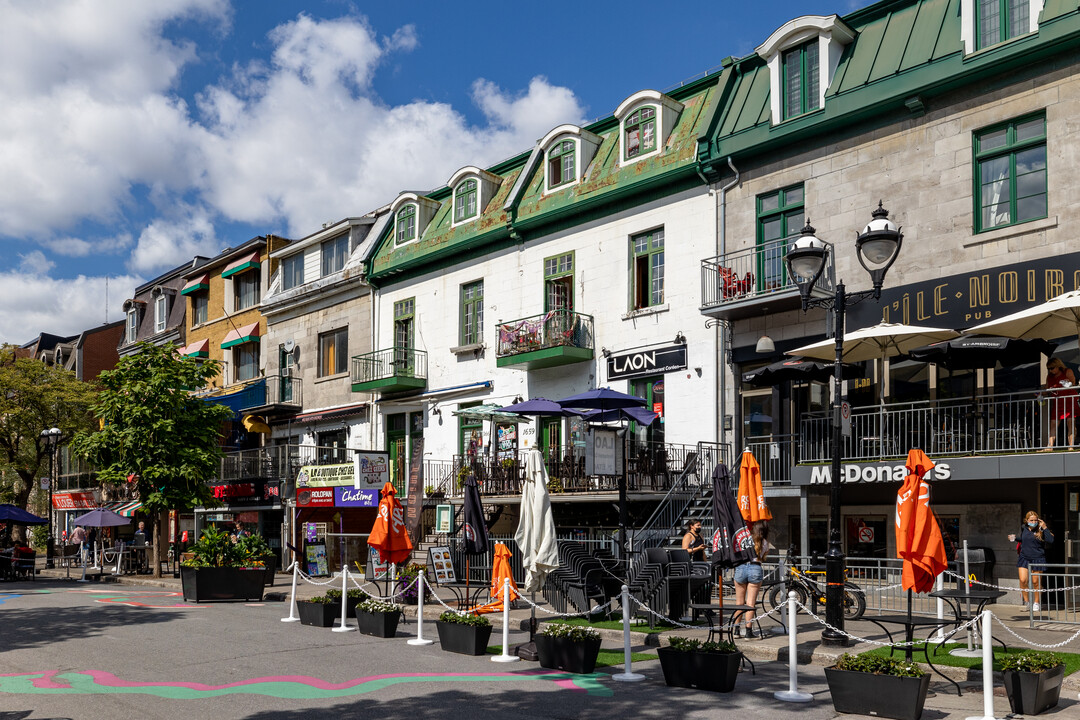 1665 Saint-Denis in Montréal, QC - Building Photo