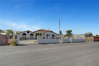 8365 Haven St in Las Vegas, NV - Foto de edificio - Building Photo