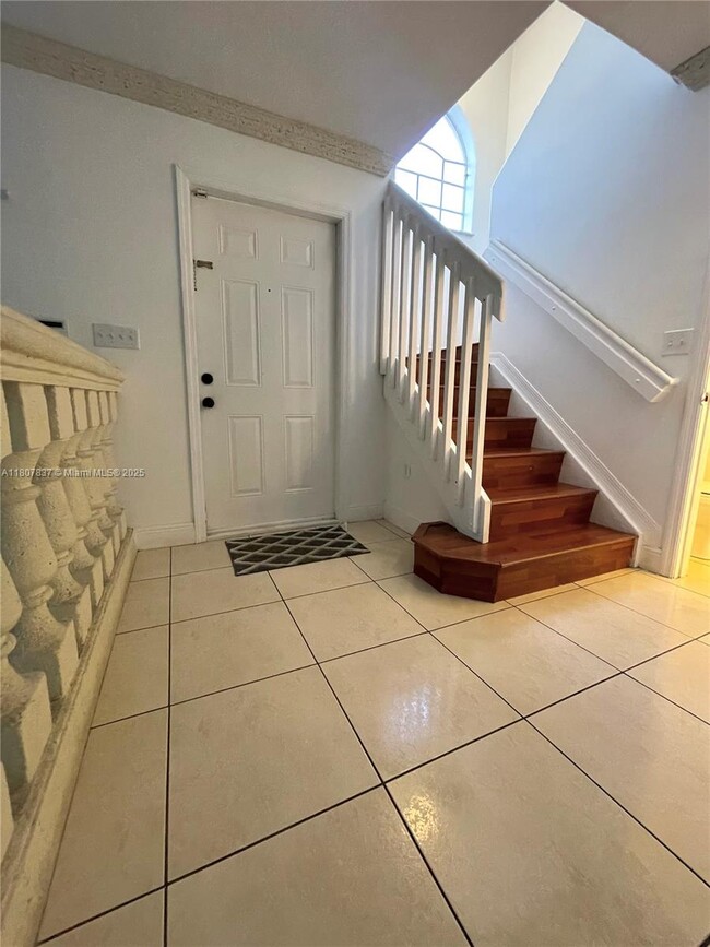 10819 NW 51st Ln in Doral, FL - Building Photo - Building Photo