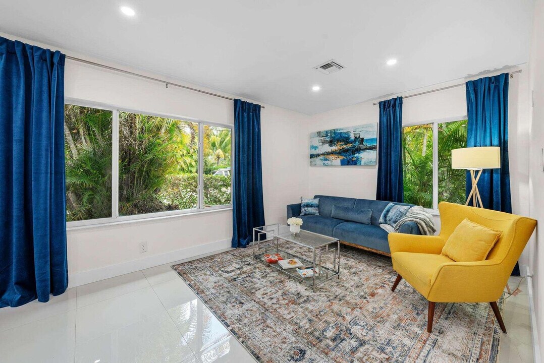 430 NE 14th Ave in Fort Lauderdale, FL - Building Photo
