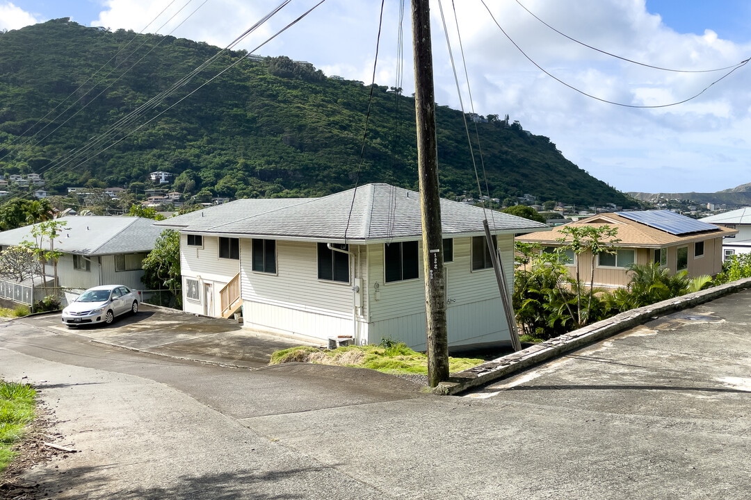 Palolo Valley Garden in Honolulu, HI - Building Photo