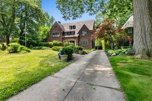 2260 5th Ave in Youngstown, OH - Building Photo