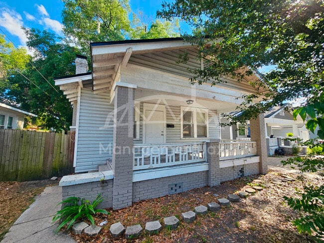 property at 528 W 25th St