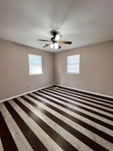 1502 White Rd in Springdale, AR - Foto de edificio - Building Photo