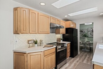 13726 SE 24th St in Bellevue, WA - Building Photo - Building Photo