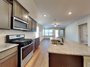 8006 Cottage Rose Dr in Austin, TX - Building Photo - Building Photo