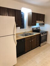 3821 Delmar Ave, Unit Unit 2 in Cheviot, OH - Building Photo - Building Photo