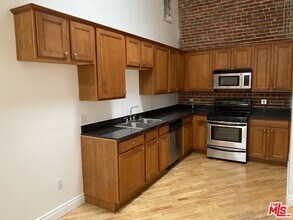 726 S Santa Fe Ave in Los Angeles, CA - Building Photo - Building Photo