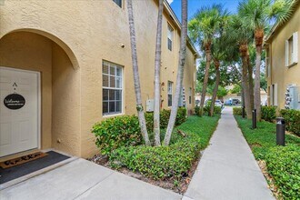 160 Village Blvd in Tequesta, FL - Building Photo - Building Photo