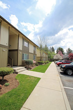 Rose Garden Apartments in Bend, OR - Building Photo - Other