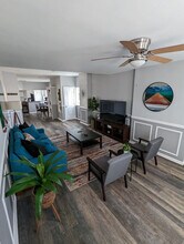 2002 W Cermak Rd in Chicago, IL - Building Photo - Building Photo