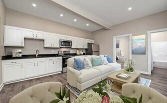 118 Broad St, Unit #2 in Leetsdale, PA - Building Photo