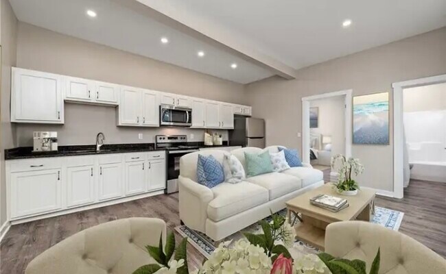 118 Broad St, Unit #2