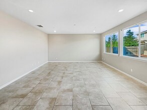 5021 Birch Valley Way in Rancho Cordova, CA - Building Photo - Building Photo