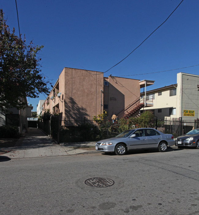 1233 N New Hampshire Ave in Los Angeles, CA - Building Photo - Building Photo