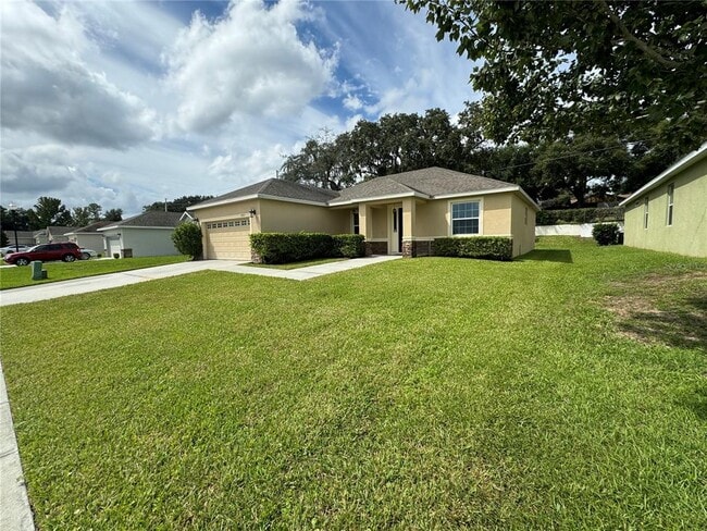 33927 Emerald Pond Loop in Leesburg, FL - Building Photo - Building Photo