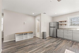 341 Main St-Unit -C in Islip, NY - Building Photo - Building Photo