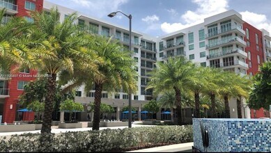 7875 NW 107th Ave in Doral, FL - Building Photo - Building Photo