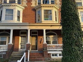 25 N West End Ave in Lancaster, PA - Building Photo