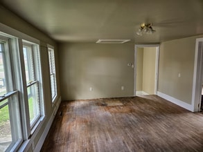 1011 S Cottage Grove in Miles City, MT - Building Photo - Building Photo