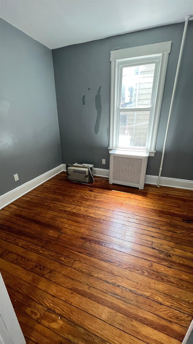 256 Liberty Ave in Jersey City, NJ - Building Photo - Building Photo