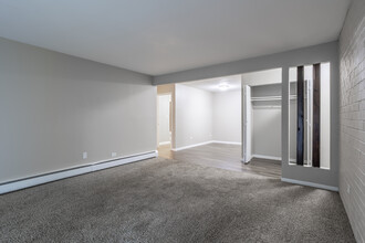 Westbridge Apartments in Park Forest, IL - Building Photo - Interior Photo