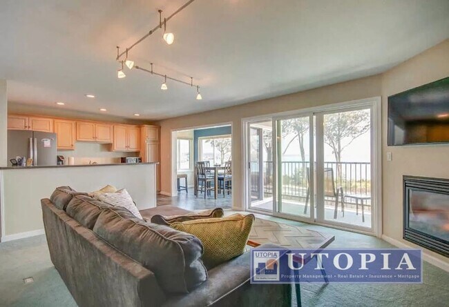 property at 825 Balboa Ave