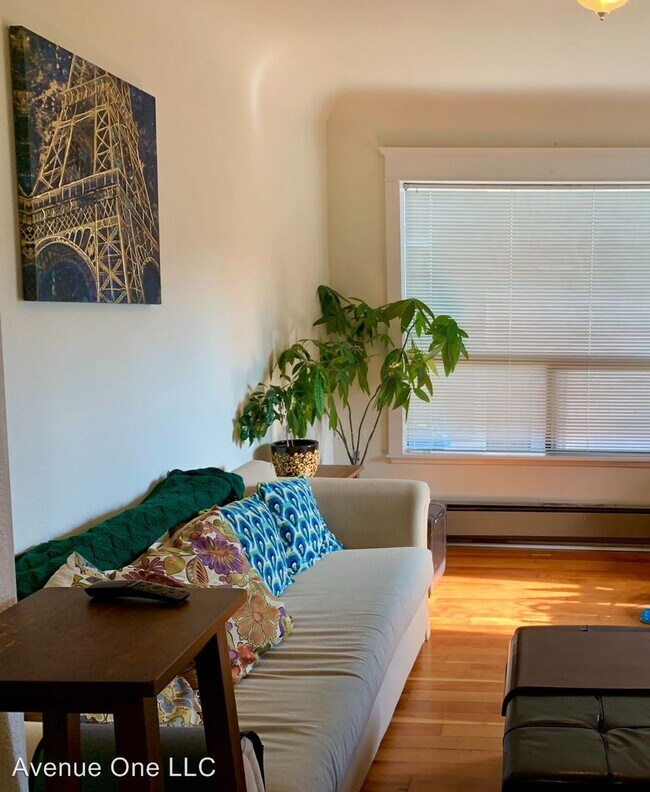 457 Garfield St in Seattle, WA - Building Photo - Building Photo