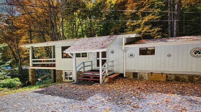 65 Ocala Rd in Maggie Valley, NC - Building Photo - Building Photo