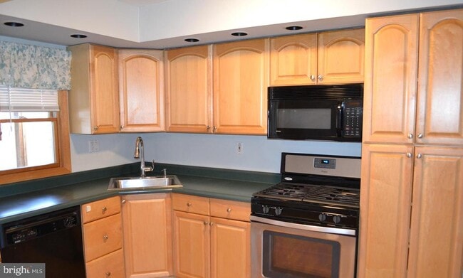 1650 Gray Haven Ct in Dundalk, MD - Building Photo - Building Photo