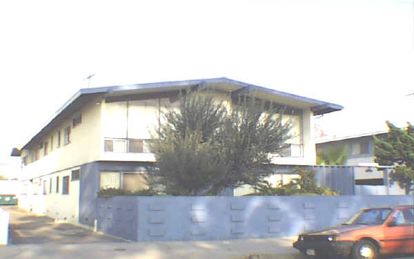 7735 Florence Ave in Downey, CA - Foto de edificio