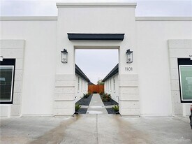 10 Sugar Gdn Dr in Pharr, TX - Building Photo