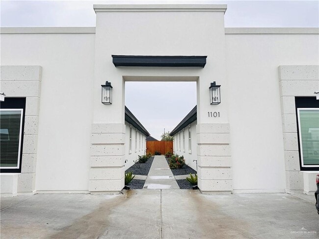 property at 1101 Sugar Gdn Dr