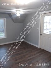 214 W Humbird St in Rice Lake, WI - Foto de edificio - Building Photo