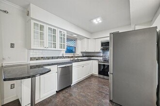 5833 Birchbrook Dr in Dallas, TX - Building Photo - Building Photo