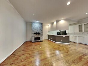 2 Stonebriar Ct in Dallas, TX - Building Photo - Building Photo