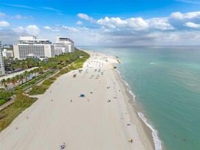 2625 Collins Ave, Unit # 601 in Miami, FL - Foto de edificio - Building Photo