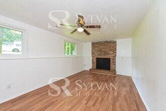 30 Periwinkle Ct in Irmo, SC - Building Photo - Building Photo