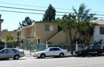 Oxnard Dunes in North Hollywood, CA - Building Photo - Building Photo