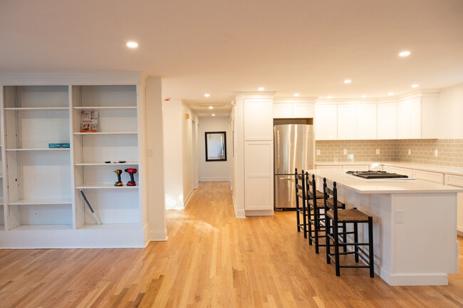 6 Eastfield Rd in Cape Elizabeth, ME - Building Photo - Building Photo