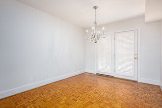 Hawthorne Apartments in Danville, VA - Foto de edificio - Interior Photo