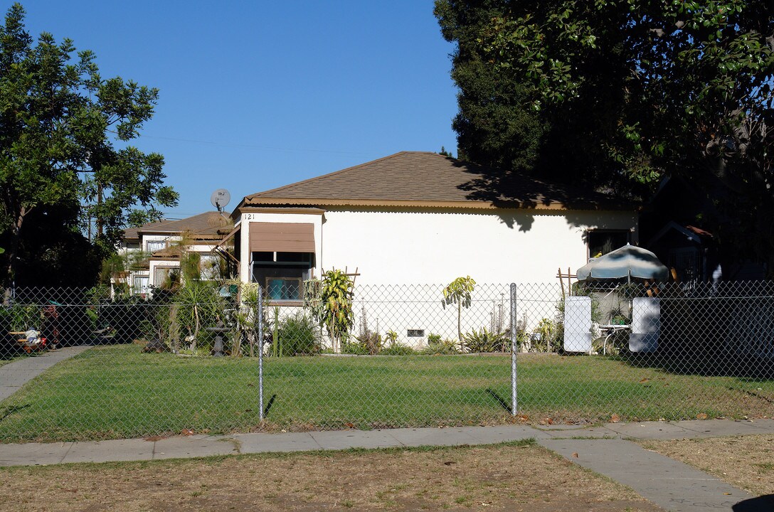 121 E Spruce Ave in Inglewood, CA - Foto de edificio